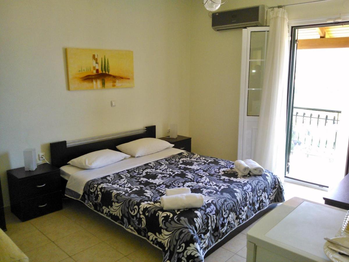 أسوس Niriides Apartments الغرفة الصورة